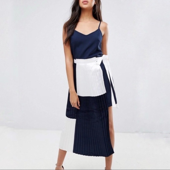 boohoo pleated skirts